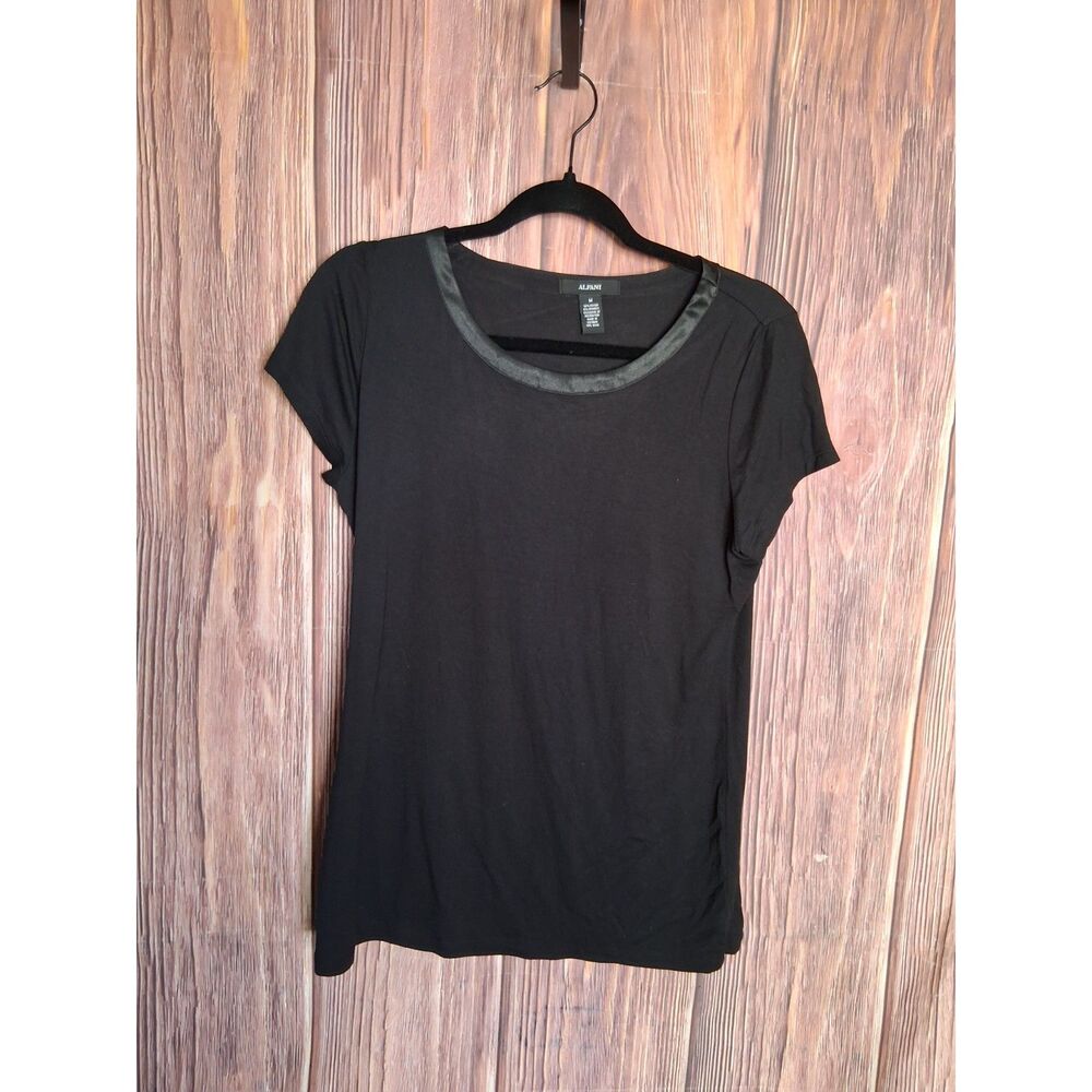Alfani Size M Black Satin Trim Scoop Neck Short Sleeve Top Tee medium